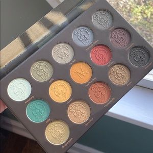 Nomad Berlin underground palette